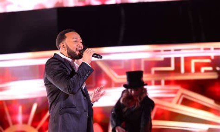 A music legend shares the stage with two very special singers, more of
