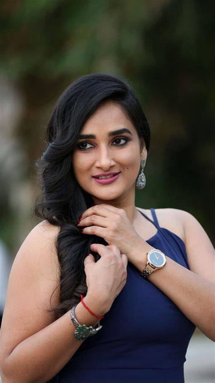 Actress Madhu Krishnan latest Photos stills • Ragalahari