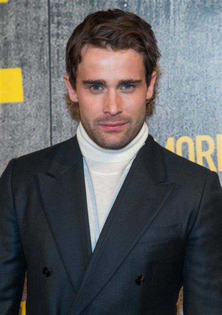 Christian Cooke 2018 dating, tattoos, smoking & body facts Taddlr