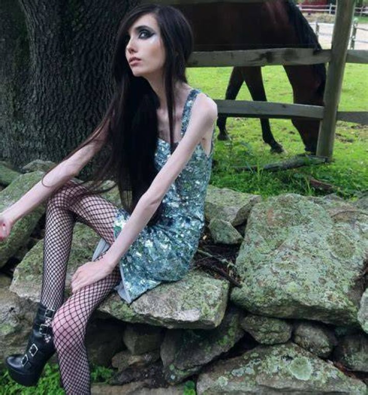 Eugenia Cooney Worth and Boyfriends