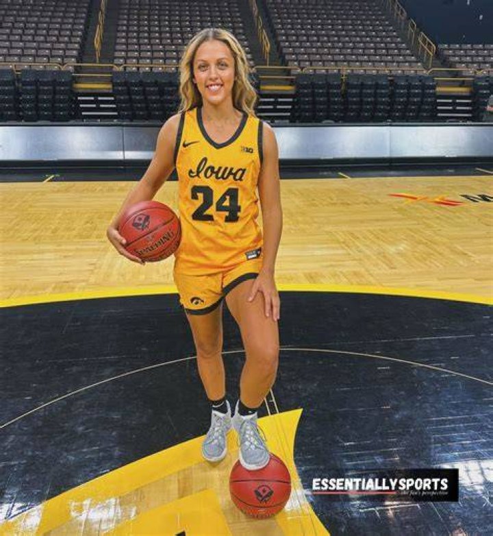 Gabbie Marshall: Reigning Iowa's Softball Champ