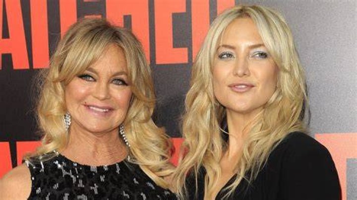 Goldie Hawn Daughter Goldie Hawn Sweetly Cradles Daughter Kate Hudson