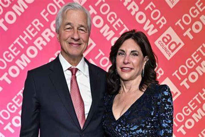 Jamie Dimon 2018 Wife, net worth, tattoos, smoking & body facts Taddlr
