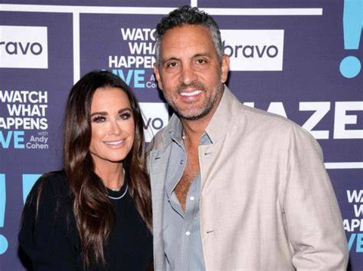 Mauricio Umansky spotted &lsquo;holding hands&rsquo; with DWTS partner Emma Slater