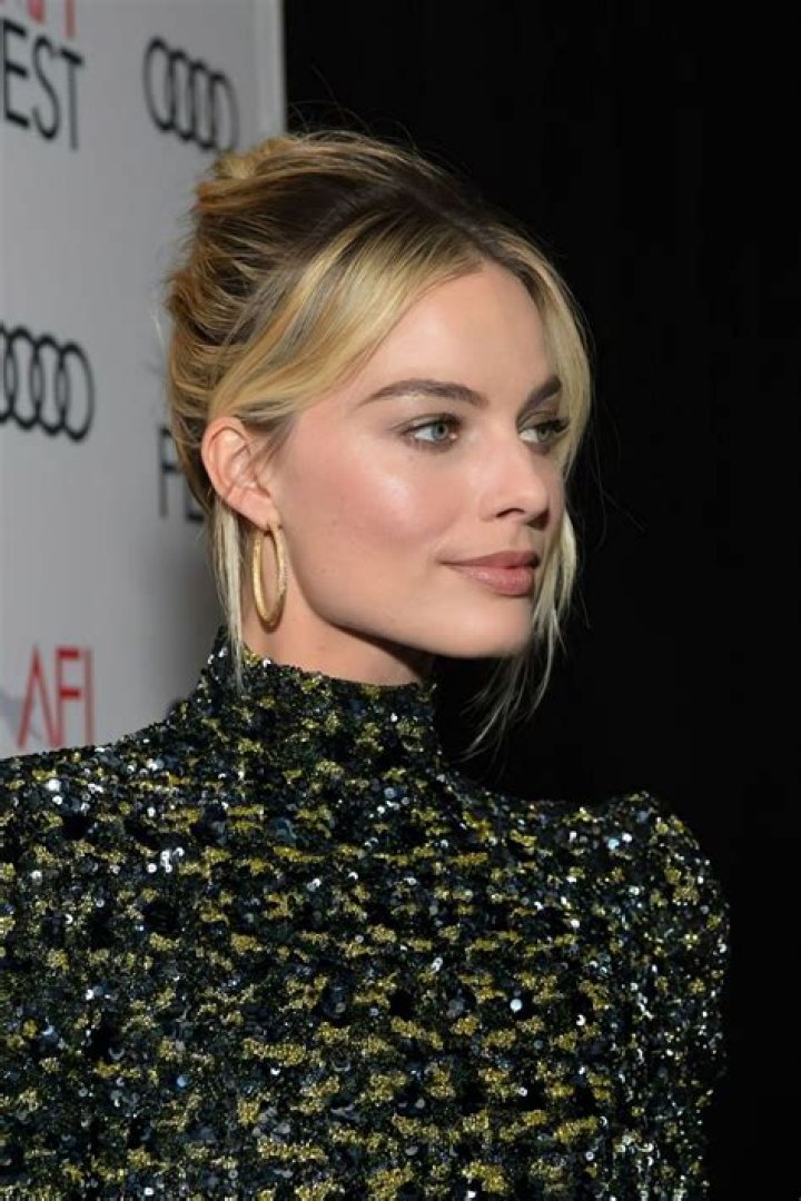 Proof that Margot Robbie has the best beauty game in Hollywood Margot