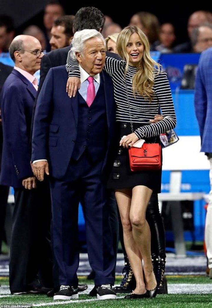 Robert Kraft engaged to Dana Blumberg
