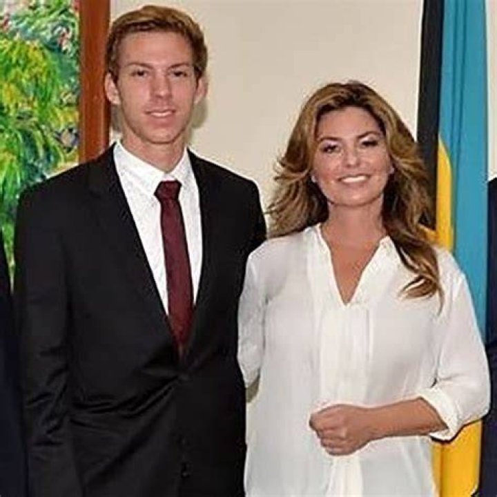 Shania Twain and her son Eja(12) Shania Twain Pinterest