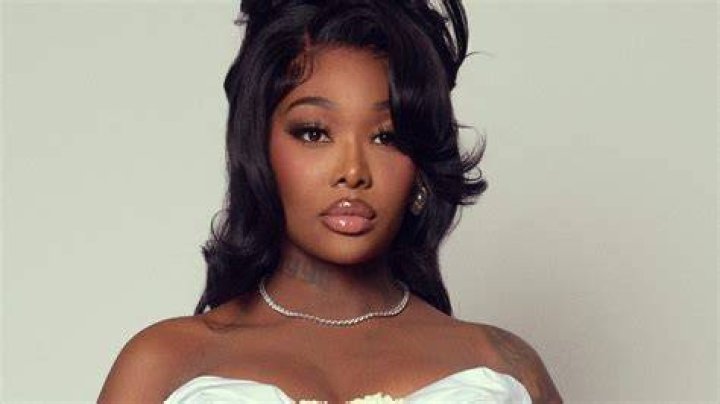Summer Walker's BBL in 2023 Check Out Her Before and After Photos