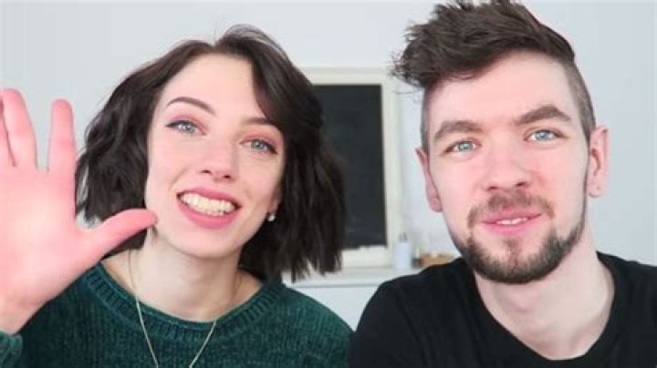 YouTubers Jacksepticeye and Wiishu confirm 'emotional' split BBC News
